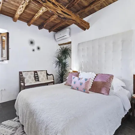 Rural Hideaway In Stcarlos