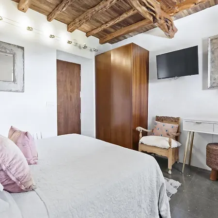 Rural Hideaway In Stcarlos Villa